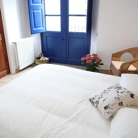 - Compartir Apartment Cadaques